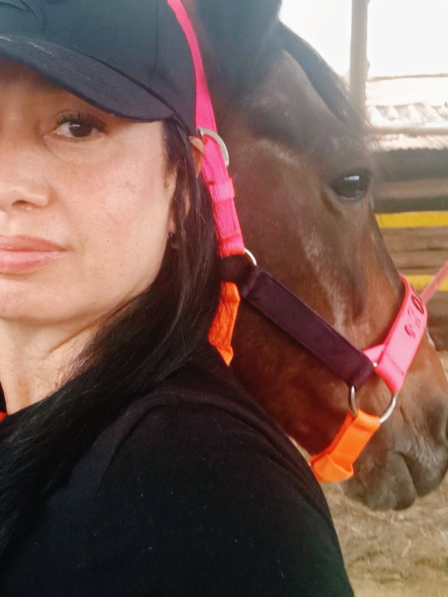 Los momentos de buena energía, paz y amor que ellos me dan😍🐎♥️. #amorporloscaballos #caballistasdecorazon #caballos #rockycueros 