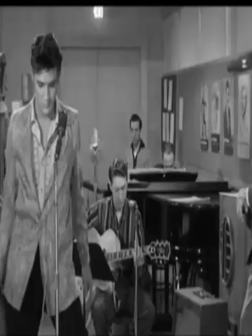 Elvis Presley 1957 - Treat Me Nice #elvispresley #nostalgia #memorylane #60s #1960s #notforgotten #goodtimes #memoriesareforever #doyouremember #early60s #oldies #hitmusic #oldiesbutgoldies #songs #nostalgiamusic #oldiesgoldies #musicmemories #goodoldsongs #solidsounds #50s #50smusic #1950s #1950smusic