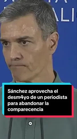 Sánchez aprovecha el desm4yo de un periodista por un posible golpe de calor para abandonar la comparecencia. 📍 El incidente ha tenido lugar mientras el presidente del Gobierno comparecía ante los medios en el Centro de Coordinación Operativo Contraincendios de Orense. #pedrosanchez #incendios #españa #politica #periodista 