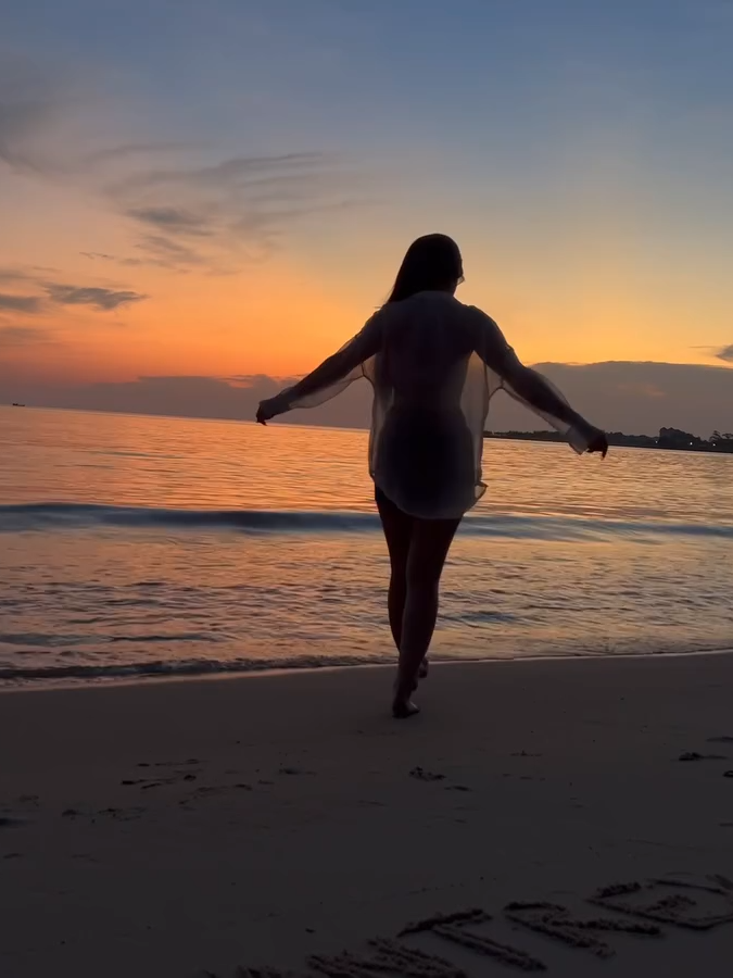 https://www.tiktok.com/@adinda.putri5186?lang=id-ID  perjalanan di pantai