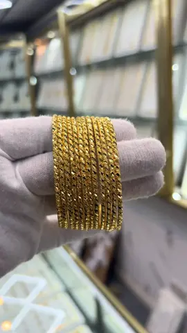 Handmade by HIRAHJEWELLERS #gold #sale #jewellery #jewelry 