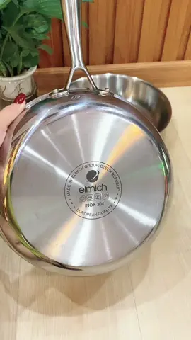 Chảo inox 304 Elmich Có hàng 🔥 Đang có size 20cm và 24cm . cty cháy hàng liên tục chị em tranh thủ săn nhé ạ 🥰 #nguyentomai #elmichvietnam #chaoinox #chaoinox304 #antoanchosuckhoe  @NGUYỄN TỐ MAI  @NGUYỄN TỐ MAI  @NGUYỄN TỐ MAI 