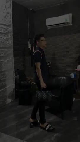 2 màu đen than lai âu 