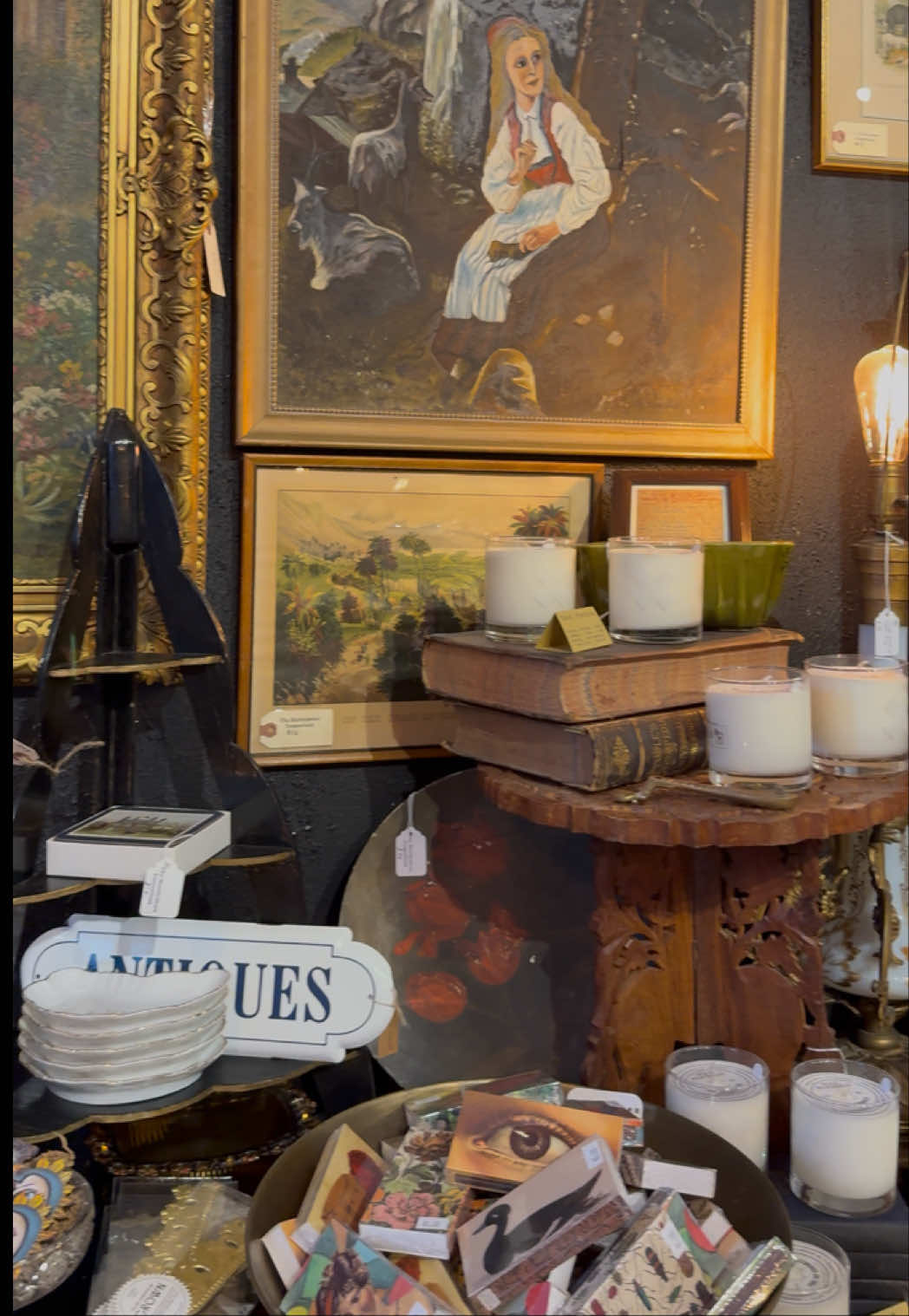 Stopped into the most beautiful vintage shop this week @the_rusticators_emporium #vintageshop #vintageshopping #antiqueshop 