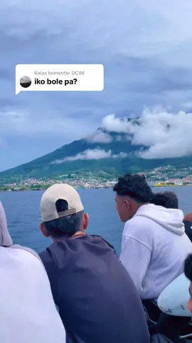 Membalas @DCIM boleh sangat, Malut banyak pemandangan yang indah, banyak gunung-gunung beruntung banget smandu bagroundnya gunung-gunung.