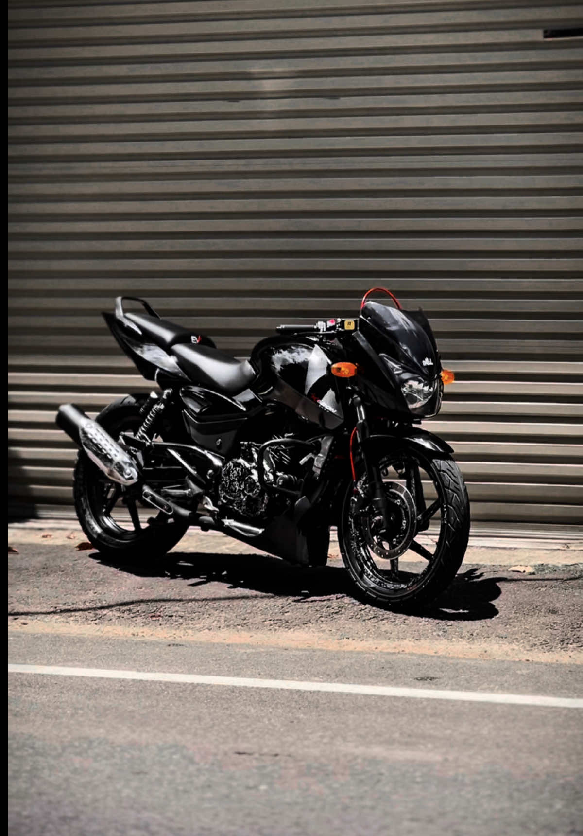 ඔය එකක් දෙකක් කරලා දැන් හුග දෙනෙක් bike ඔස්තාර් ලා 😮‍💨👍🏻                    #evmodification #ev #indonesia #racingmodified #pulsar180bobber #viral #VU #bikemodified #racingsparco #rcb #loweredlifestyle #dragracinglife #pulsar180 #lowerd #viraltiktok #bobberstyle #azmer #evmodificationz 