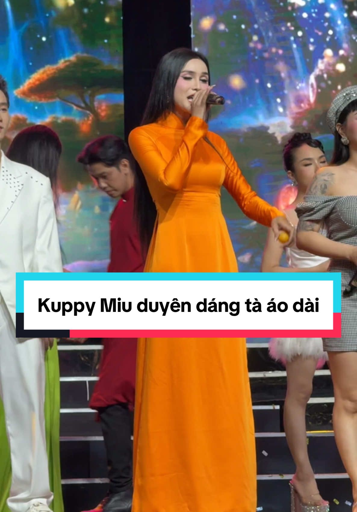 Kuppy Miu duyên dáng tà áo dài#ganhhatlotohuongnam #lotoshow #teamhuongnam #giaitritiktok 