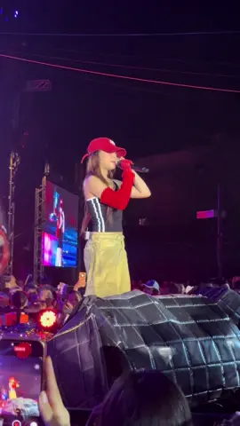 #ဖေဖေမေမေကပြောတယ်အချစ်ကပူတယ်မကစားနက်😊😊 #bobbysoxer 