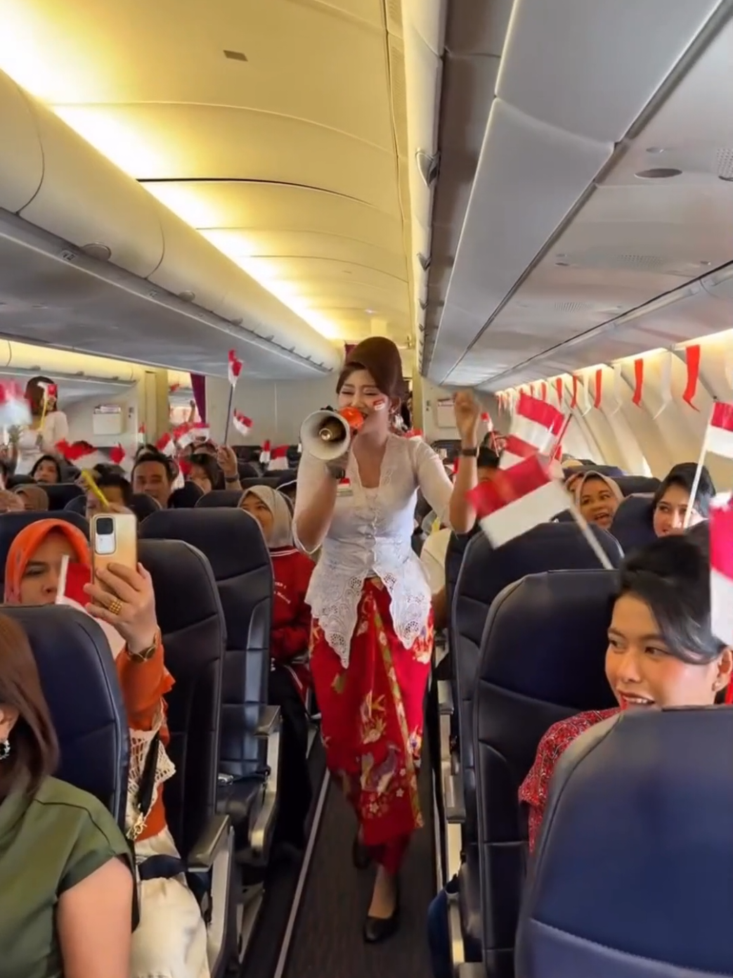 Batik air kemerdekaan 🇮🇩 #Batikair #pramugaricantik  #Lionair #fyp 