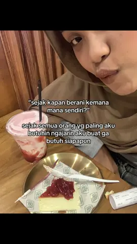 bahkan disaat hari ulangtahunku akupun sendirian🤏🏻