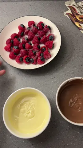 طريقة ثانية للتوت المغطى بالتشوكلت 🫐🍫 سنابي lenafahad00 