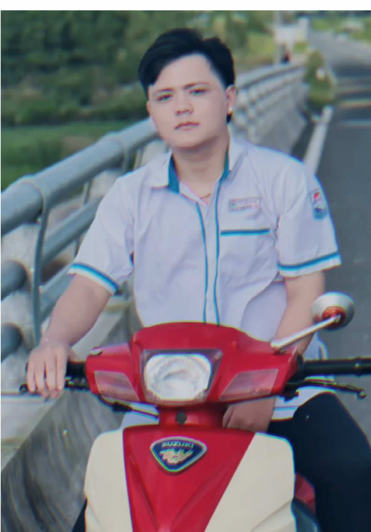 Nguyễn Trọng Nghĩa - 10C3 gây ấn tượng với vẻ ngoài có phần hổ báo và khó gần. Nhưng ẩn sau đó lại là một 