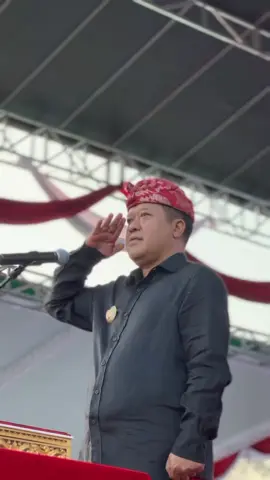 Upacara Penurunan Bendera Merah Putih di Alun-Alun Kota Bangli🌺 DIRGAHAYU INDONESIAKU🙏🙏  #BangliEraBaru #BangliJengah #HUTRI80