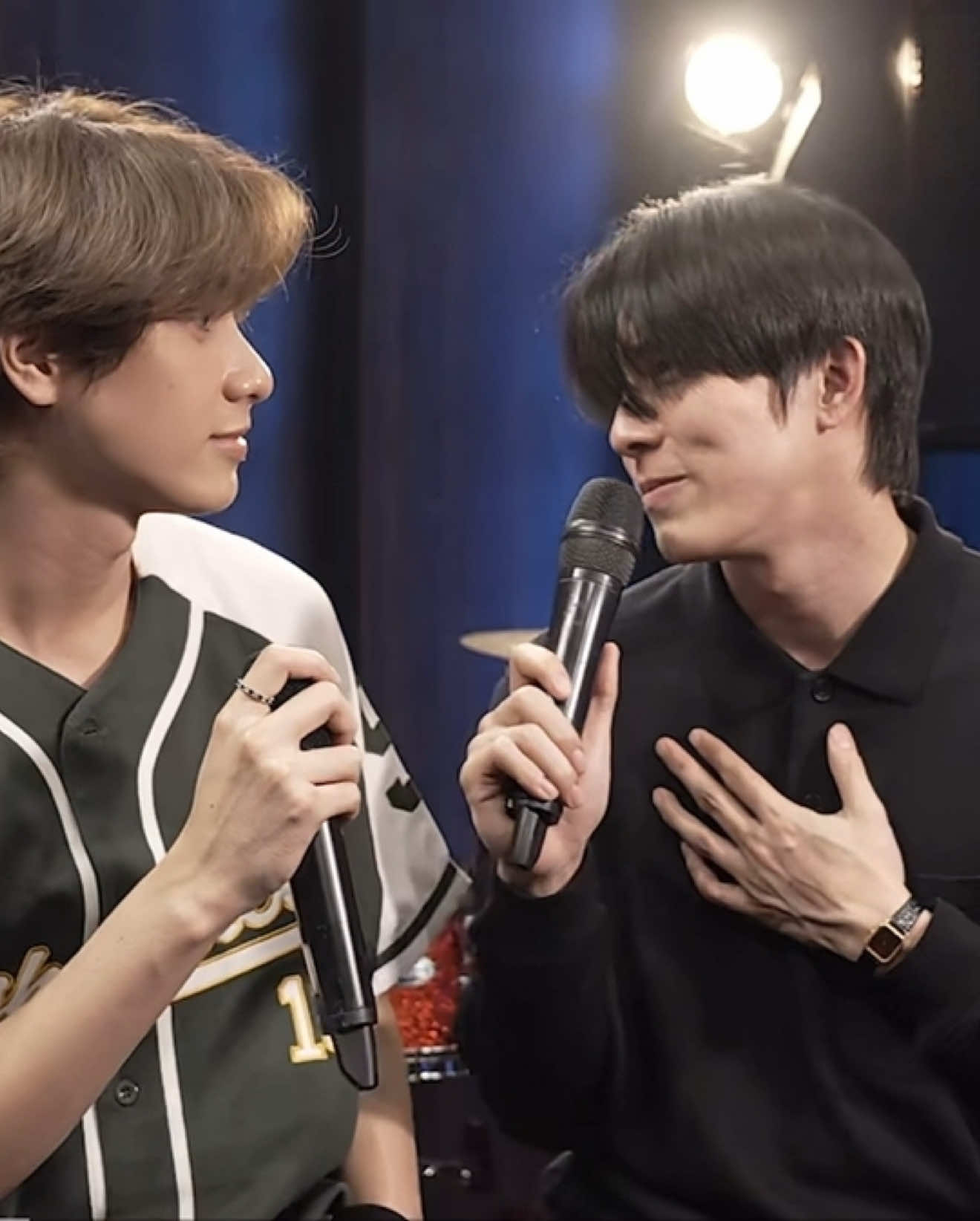 充满爱意的眼神是骗不了人的🥺 等你们一起回家#smartboom @Smart Chisanupong @bxxm_rvw 
