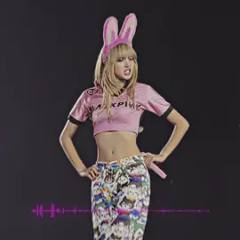 she’s so cutie #lisa #lalisamanoban #lisaedit #lisablackpinkconcertedit  #fyp lisa wannabe, lisa edit, blackpink london day 2, blackpink wannabe, lisa wannabe edit