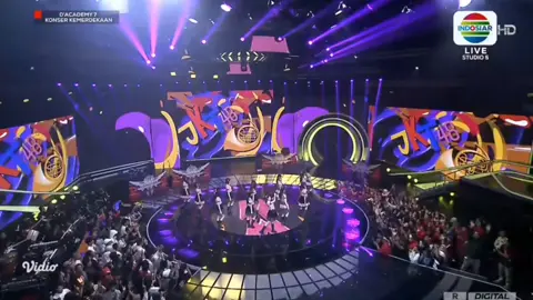 Heavy Rotation JKT48 at Konser Kemerdekaan D'Academy 7 #jkt48 #indosiar #fyp 