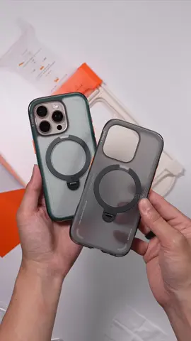 This is the first screen protector I installed that feels like I don’t have one on at all! The OrigArmor edges are curved so it feels like the actually phone when you are swiping from the sides. TORRAS also came out with their OStand Q3 Air which has a built-in stand with military protection. The sides have anti-slip with replaceable buttons too!  @TORRAS Official 