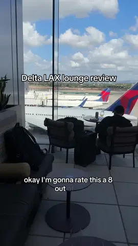 Delta lounge review: LAX #airportlounge #delta #blacktravel #blackgirltok 