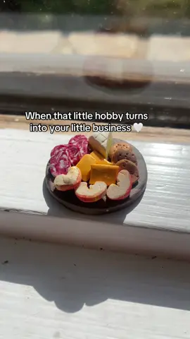 Sculpting with clay is an addiction.  #clayart #miniature #miniaturefood #art #SmallBizTok 