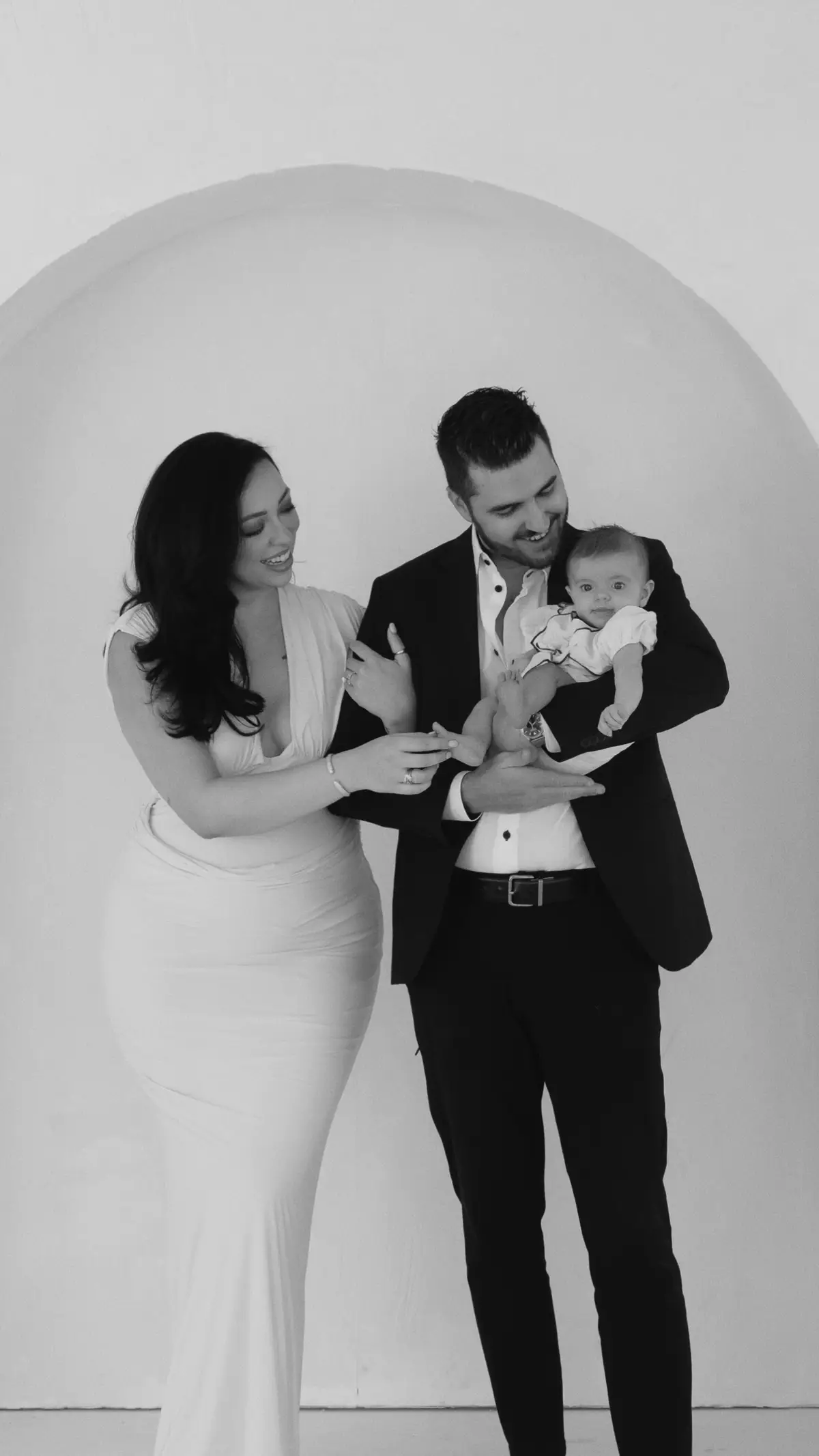 I will cherish these pictures forever🥹✨ @Andriana | AZ Photographer #familyphotos #parenthood #babygirl #firsttimemom #photography 