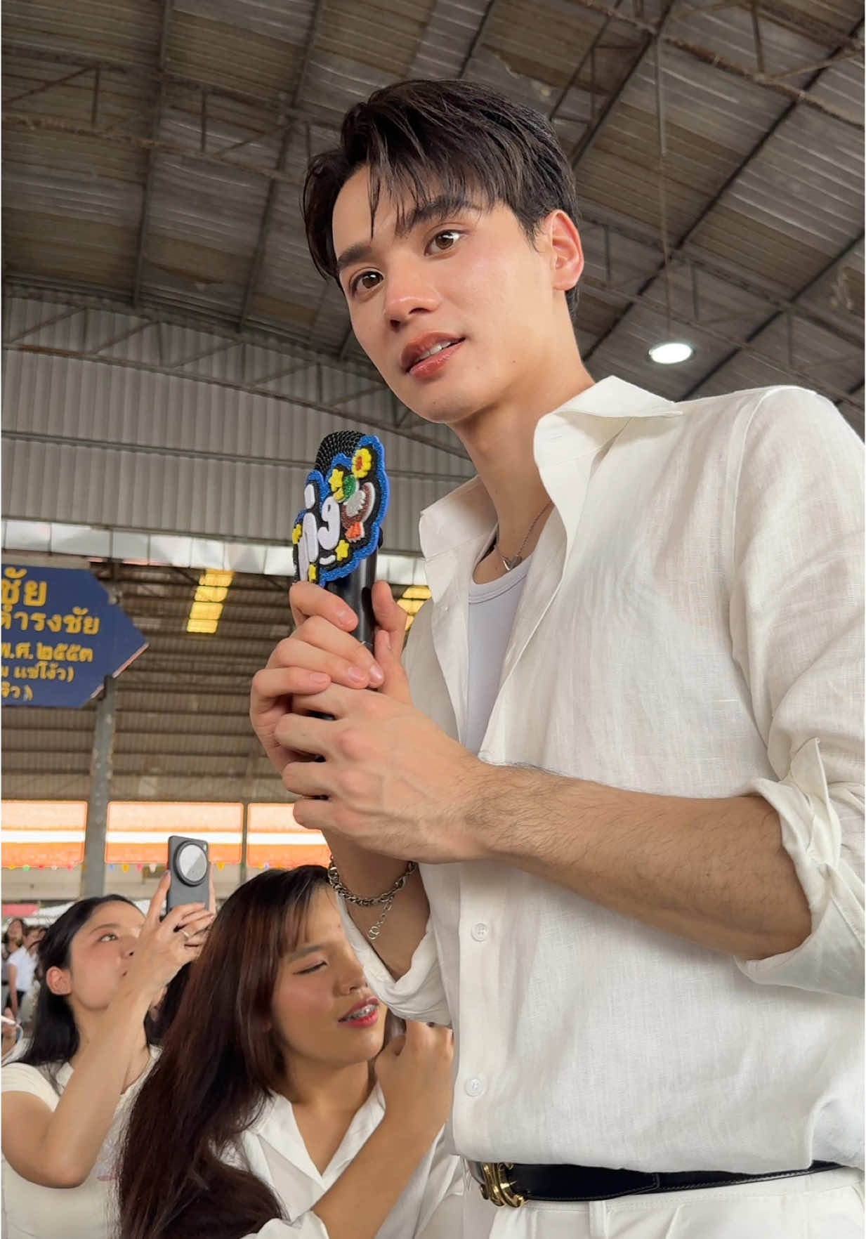 ฟค : หล่อเหมือนพระจันทร์เลยอะ                              ฟค : บางวันก็เต็มบางวันก็ไม่เต็ม                    เก่ง : (เอ้ยๆๆๆ) ชื่อเเอดอะไรนะ มีชื่อเเอดไหม //ตำรวจลง🚔🚨จบ…..#kengharit #nampingster #เก่งหฤษฎ์ #น้ําปิงนภัสกร #เก่งน้ําปิง #fypシ @Harit_keng @nampingster 