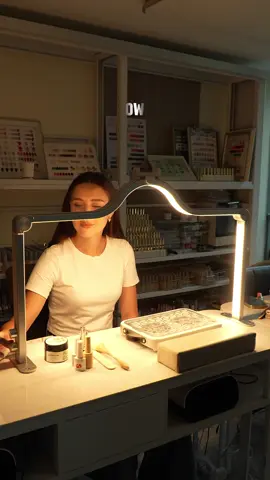 Nail girlies!💅 Perfect half moon lamp! Is it really worth it YES.💖 You NEED it! 😍🤩#halfmoonlight #nailtechlife #nailart #nailsalon 