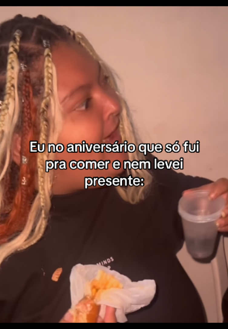 A diva sendo a protagonista do aniversário || #rayanneferreira #floptok 