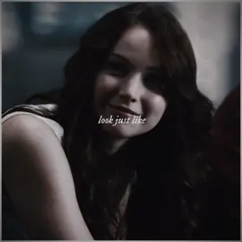 katniss is a mosaic of everybody haymitch ever loved #fyp #foryoupage #foryou #hungergames #sunriseonthereaping 