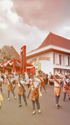 🎞️ PENAMPILAN 17 AGUSTUS 2025 DRUMBAND GABUNGAN PELAJAR. 🇮🇩 Dentuman semangat kemerdekaan! Penampilan drumband hari ini bukan sekadar irama, tapi gema perjuangan yang terus hidup di dada generasi muda. Dirgahayu Republik Indonesia ke-80! Merdeka! 🥁🇮🇩  📍GRIYA AGUNG #drumband #smanpoel #gitabahanajayanasa #drumbandsriwijaya #fyp 