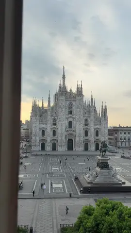 مدينة عهد الاصدقاء❤️ #ميلان #italy 