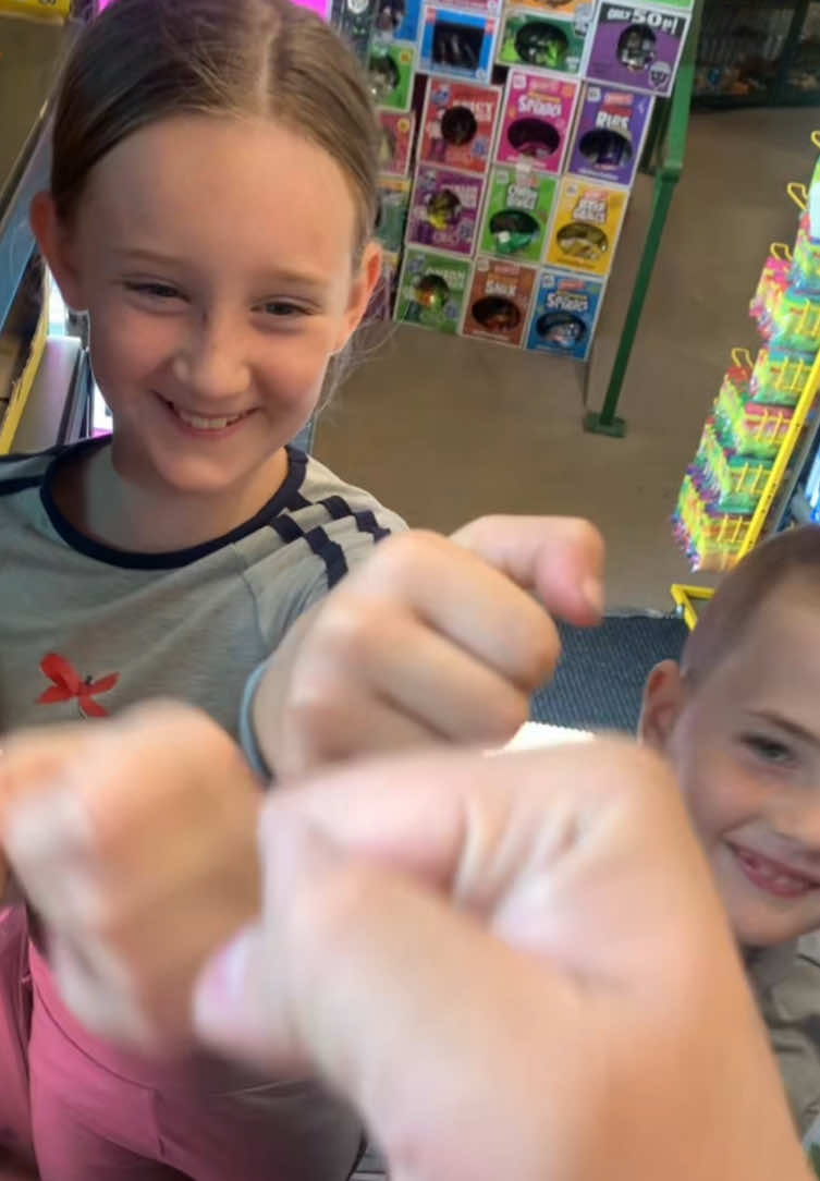 R ALFIE AND LAYLA ARE BACK FOR MORE #mysteryboxs #foryoupage❤️ #fyp #viral #trendin #foryou #mysteryboxS 