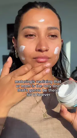 @loréal paris usa moisturizer  #makeup #mom #relatable #viral #girls 