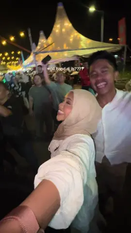 JIWA KACAU REMAKEEE 😝😝😝 #toppenjb #lokalfoodfest #sofazr #waliband 