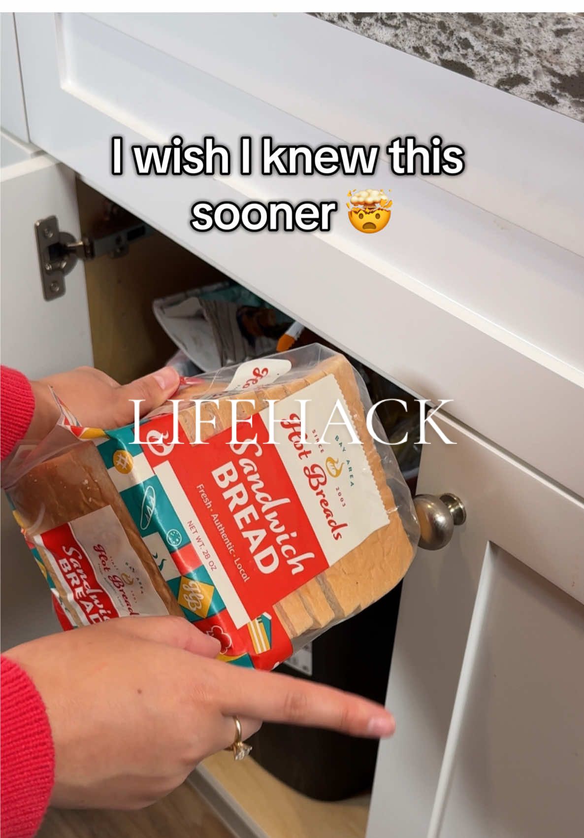 Never throw away leftover toast bread 🍞 #CookingHacks #foodhacks #KitchenHacks #leftovers #LifeHack 