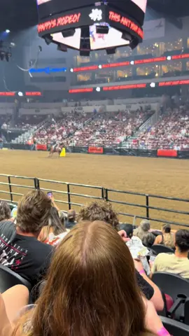Come with me to the barrel races #barrellraces #barrellracing #bullsbandsandbarrels #bbb #rodeo 