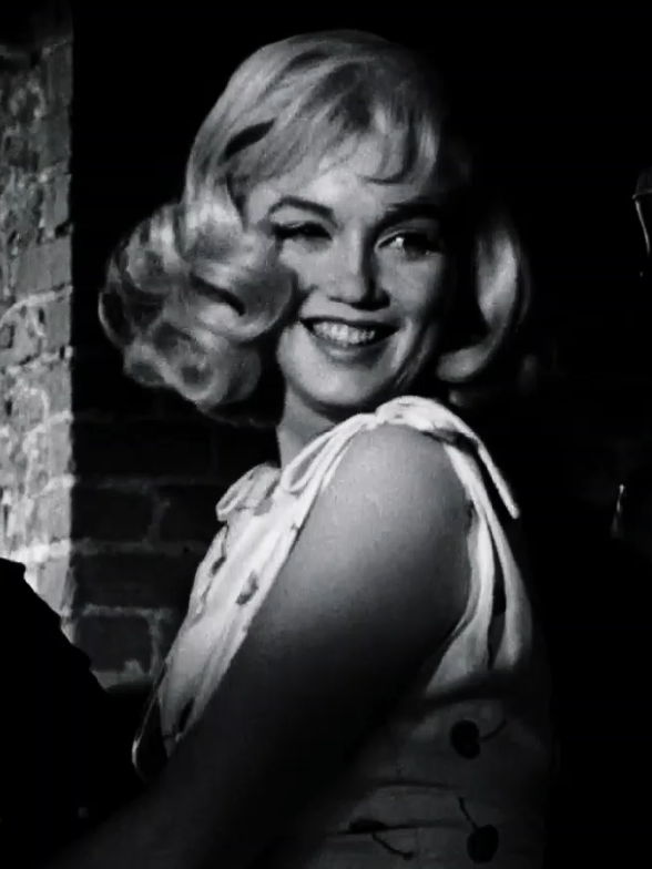 She is so sad  #marilynmonroe #normajean #f #fyp #fyppppppppppppppppppppppp #hollywood #fypp #fypage #fypシ゚viral🖤tiktok #fypシ゚viral🖤tiktok #fypシ゚viral🖤tiktok #fypシ゚viral🖤tiktok #fypシ゚viral🖤tiktok #fypシ゚viral🖤tiktok #fypシ゚viral🖤tiktok #fypシ゚viral🖤tiktok ##fypシ゚viral🖤tiktok #fypppppppppppppp #fyppppppppppppppppppppppp #fyppppppppppppppppppppppp #fypppppppppppppp #fanmonro #sad 