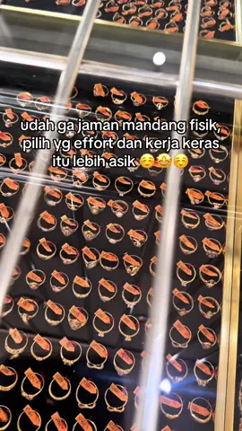 Kunjungi langsung Toko Emas Bonanza atau cek katalog nya di lG @tokoemas.bonanza More info O81215893431 #emas #perhiasan #gelang #kalung #cincin #anting #liontin #tokoemas #ngawi #karangjati #kedungprahu #fyp #promomakanmerdeka 