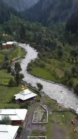 ✨ نیلم ویلی — کشمیر کی جنت نظیر وادی ✨🌿 قدم قدم پر قدرت کے رنگ، ہر منظر ایک خواب! 🏞 تاوبٹ کی خاموش وادی 🌲 آڑنگ کیل کے سرسبز میدان 🕌 شاردا کی تاریخی خوبصورتی یہ سب کچھ ایک ہی ویڈیو میں ❤️ اگر آپ کو قدرتی خوبصورتی پسند ہے تو یہ ریل آپ کے دل کو چھو جائے گی 💚 👇 نیچے کمنٹس میں بتائیں، آپ کا فیورٹ مقام کون سا ہے؟ #NeelumValley #Taobat #ArangKel #Sharda #KashmirHeaven 