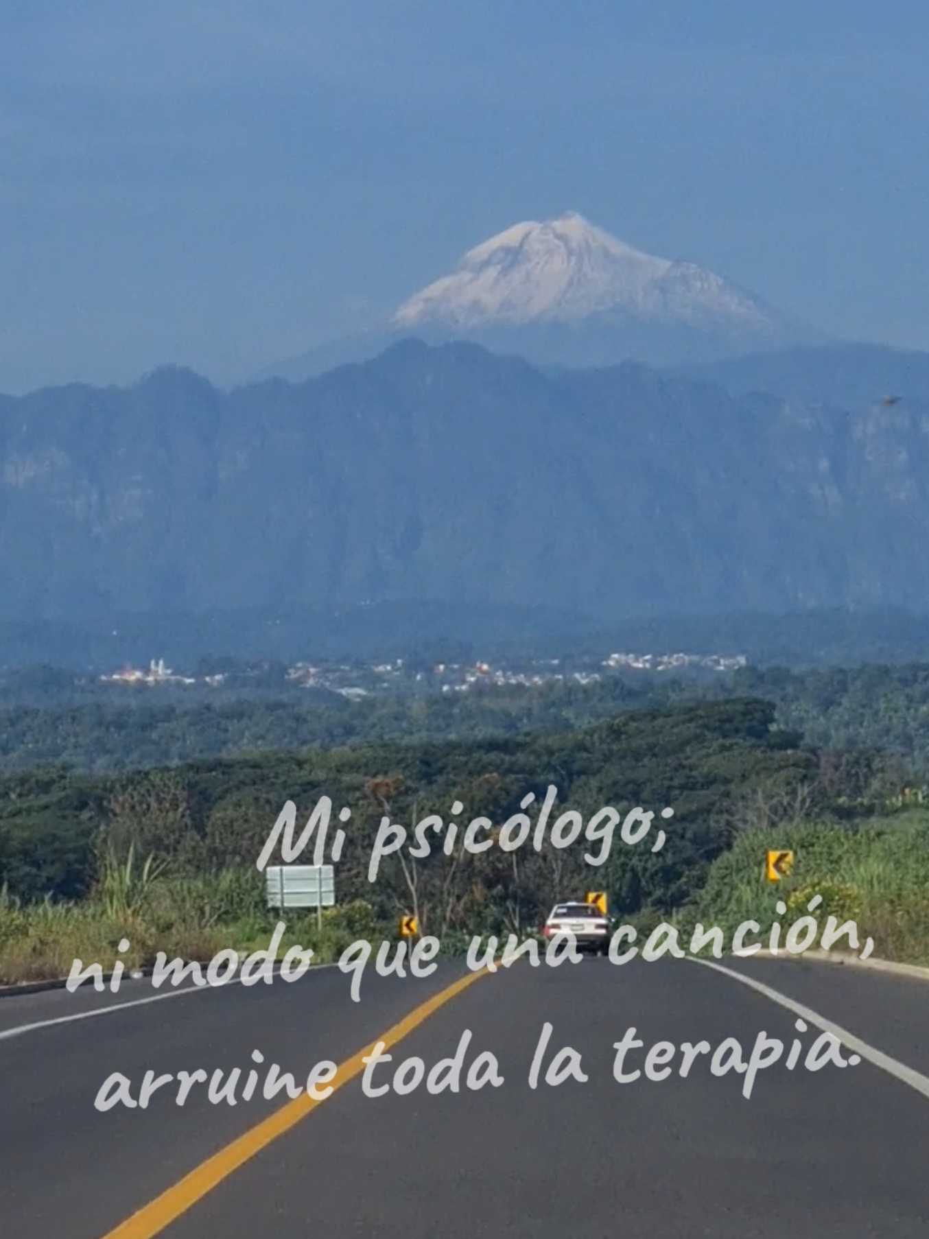 No me dejen ir porque si voy no regreso 😅 #rolas #carretera #mochileros #viajando #terapiaemocional 