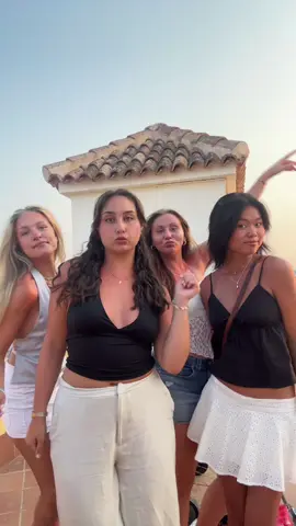 Already missing Spain 🏝️🌺 @mathilda 💞💞 @lindecrantzz @hanna.marklund #spain #spain🇪🇸 #vacaciones #vacations #bffgoals 