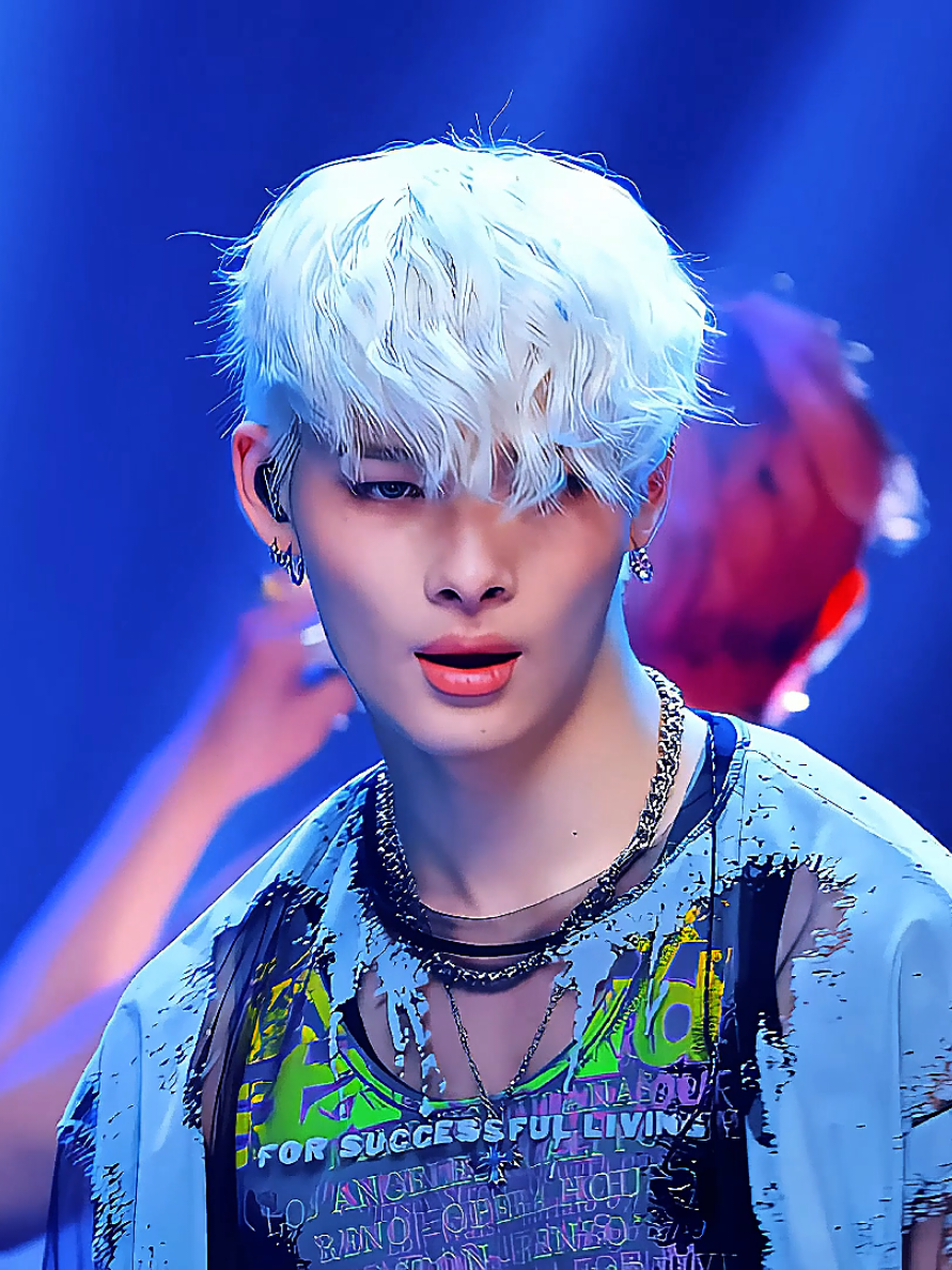 Niki 4k clips #niki #enhypen #foryou #taetaeguccci #darkmoongrp🌑 
