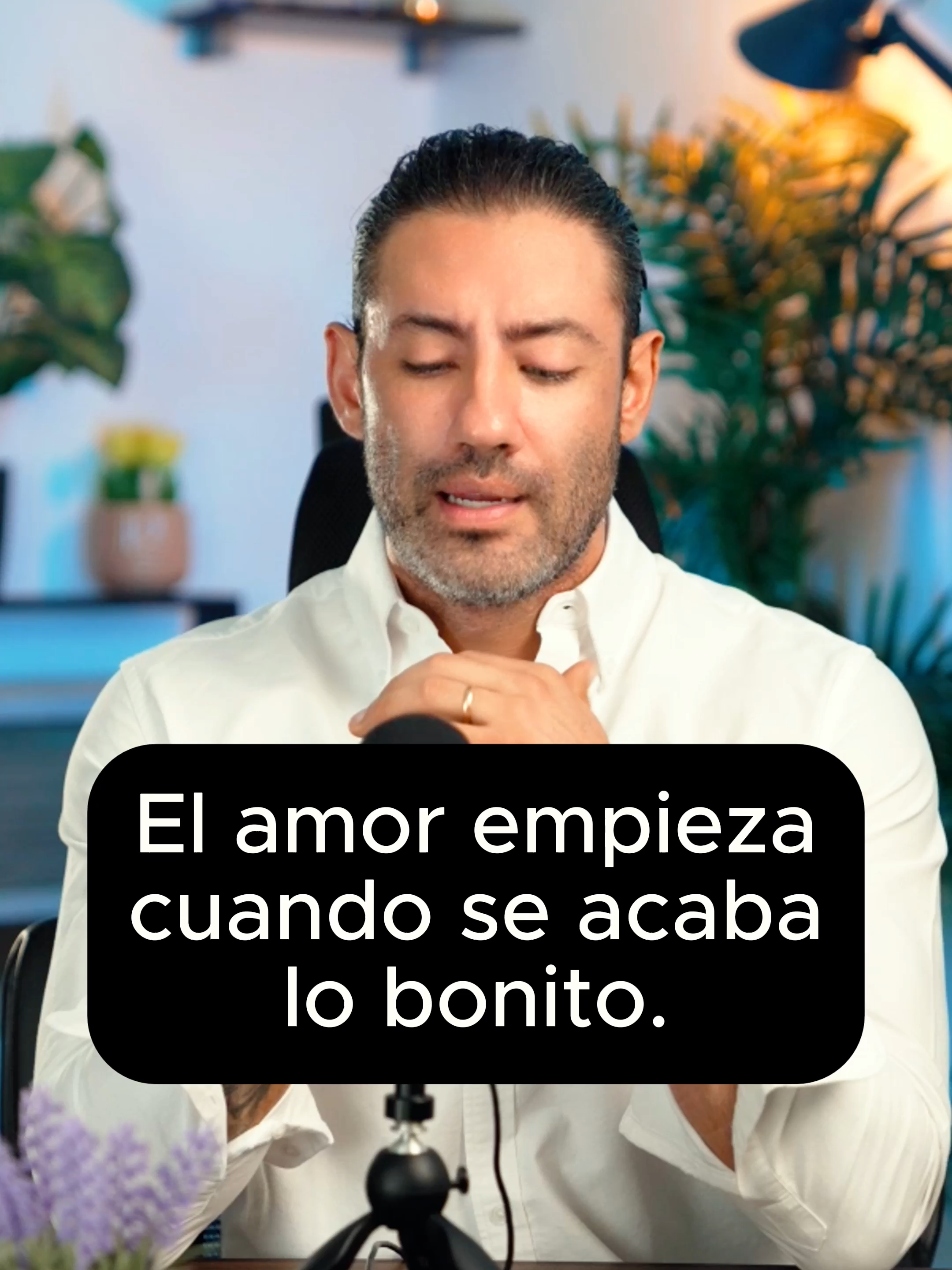 El amor empieza cuando se acaba lo bonito. #Frases #motivación #personal #honestidad #hombresdevalor #mujeresdevalor #amor #DanielDueñas