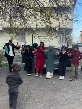 geçmiş geleceği karşılar 