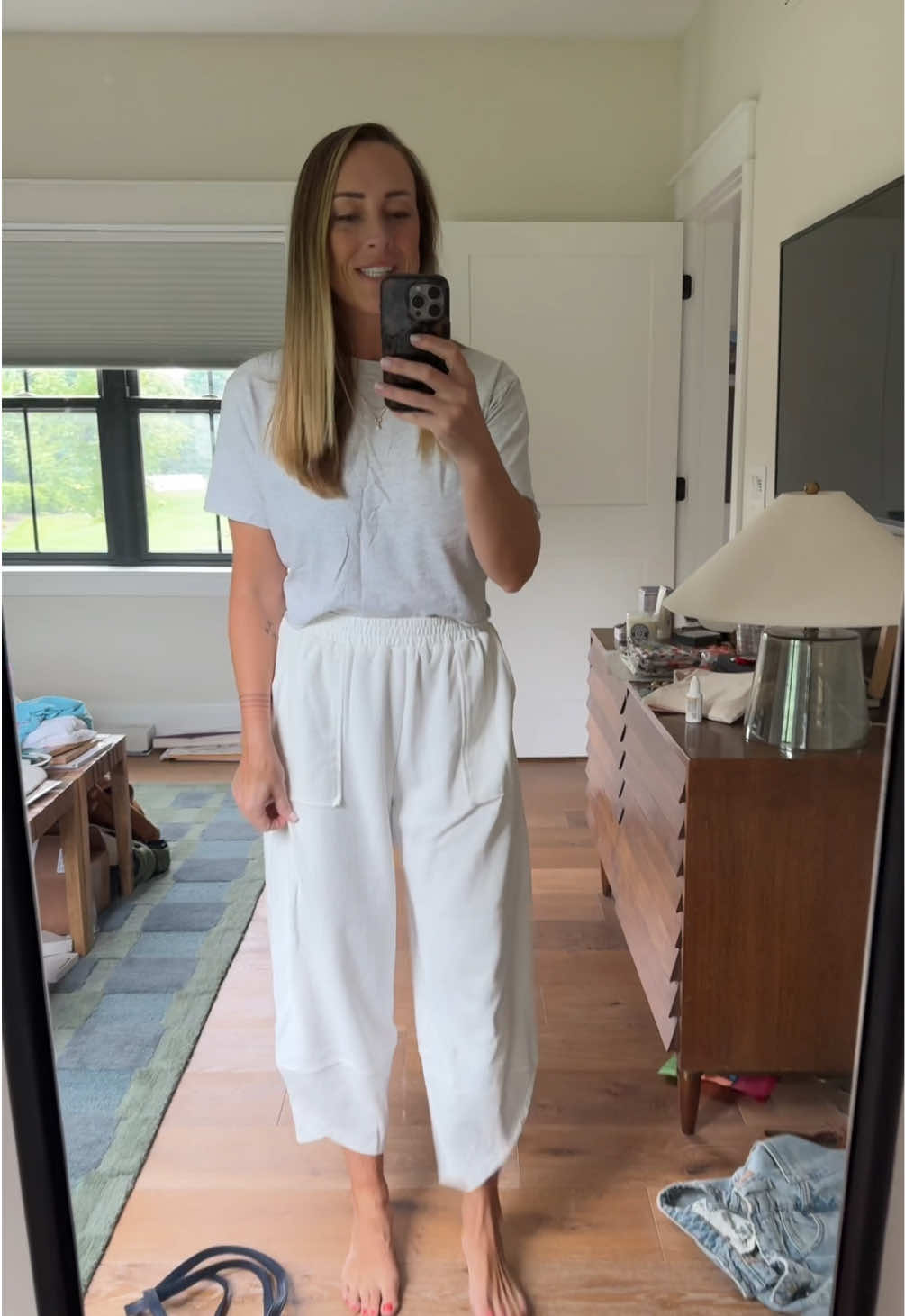 So, all thought and insights appreciated:) #OOTD #comfyclothes #comfystyle #styleinspo #momspiration 