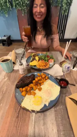 Sunday breakfast @ Luka
