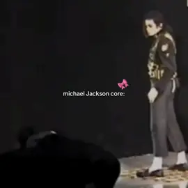 o michael era uma criança no corpo de um adulto! #michaeljacksonfan #euteamomichaeljackson #moonwalker #mjinnocent #fypシ 