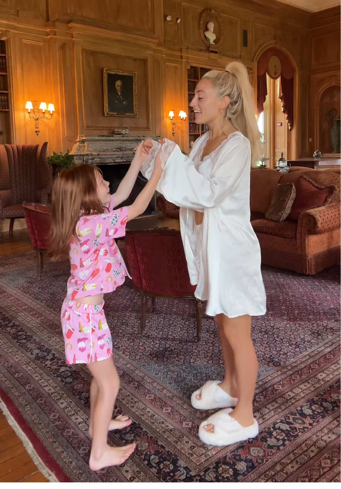 The most adorable flower girl ever 🥹🤍
