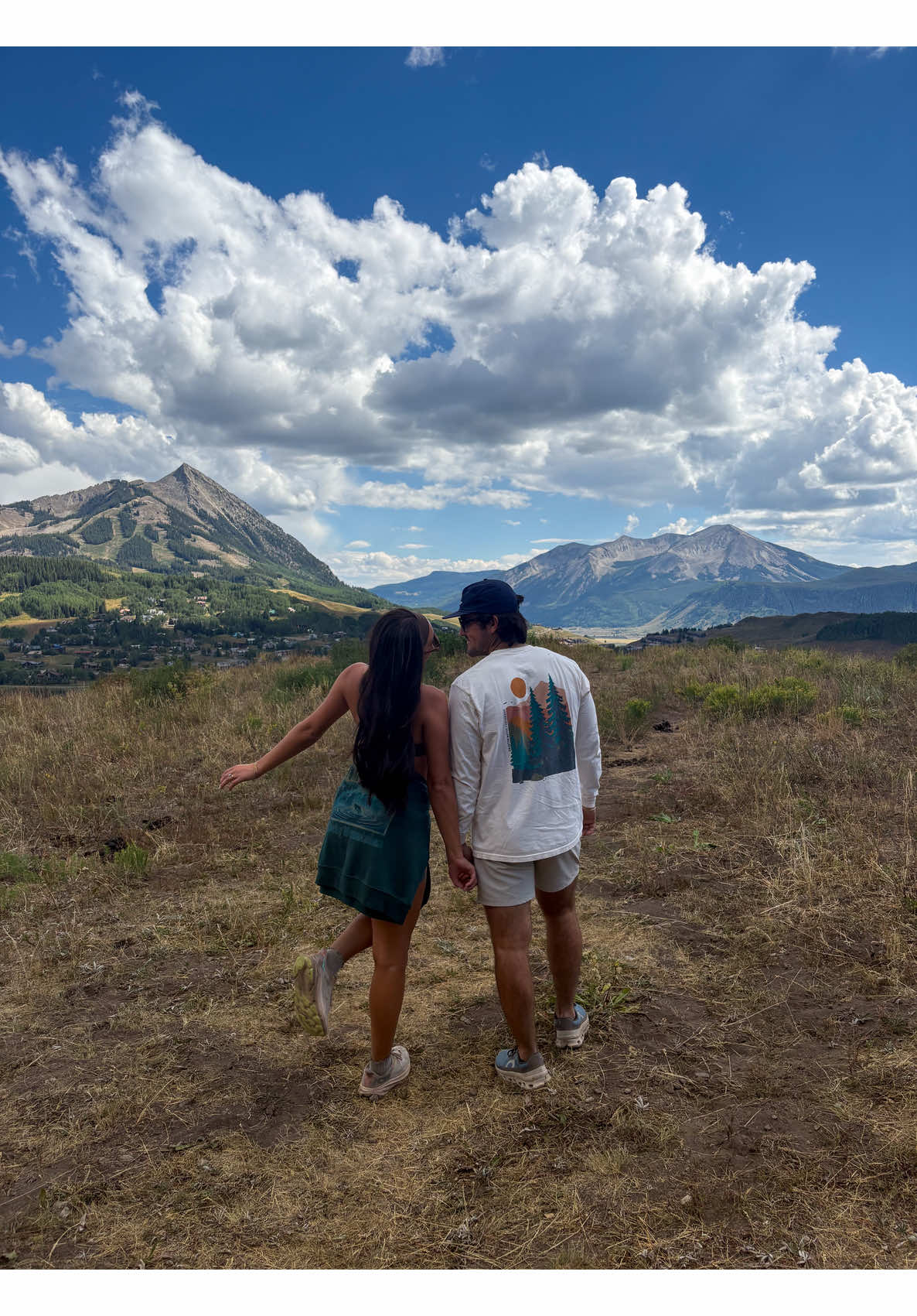 we like the mountains too I guess 🫶🏻 #mountains #colorado #campingoutfit #crestedbutte #campingtok 