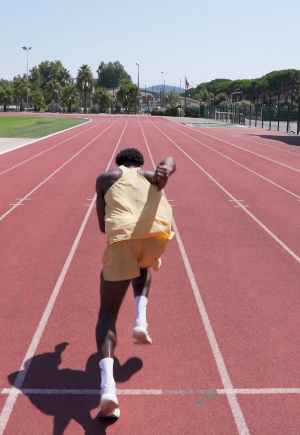 Protégé & Prêt à performer 🏁 Chaleur extrême, effort maximal : ma peau reste protégée avec @larocheposay UVMUNE 400 🔥 Invisible. Légère. Résistante. À essayer sans modération ! 💪🏾☀️ #UVMUNE400 #LaRochePosay #Skincare