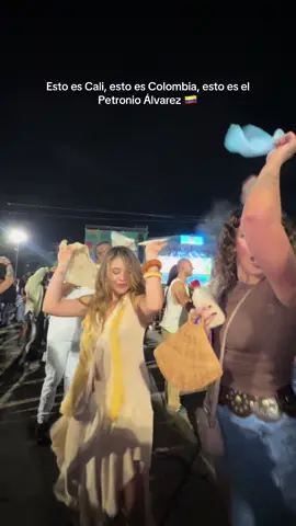 Que viva el pacífico 🥹 Aquí feliz Voleando pañuelo 💃🏽🇨🇴 @Jules 🏹  #Colombia #cali #petronio #colombiana #fyp 